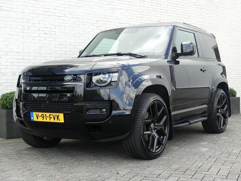 Zwart Gebruikt 2024 Land Rover Defender Dynamic SUV | € 89.500 (Duur) - Afbeelding 1/4