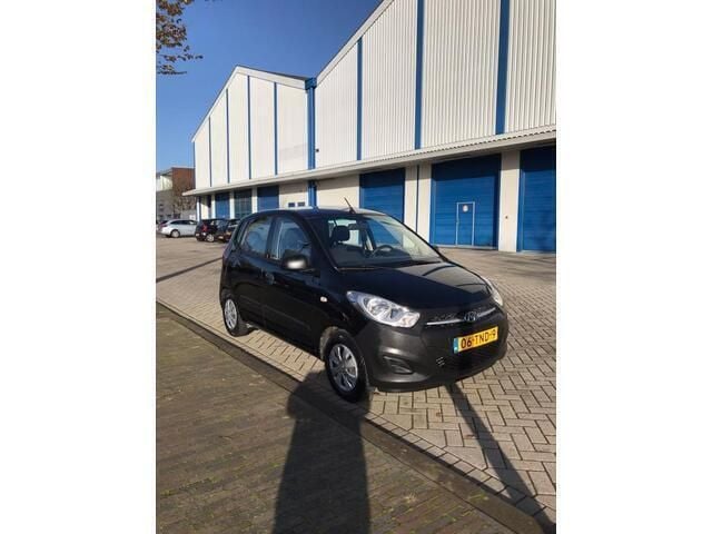 Zwart Occasion 2012 Hyundai i10 Pure Hatchback | € 2.950 (Eerlijke prijs) - Afbeelding 1/4
