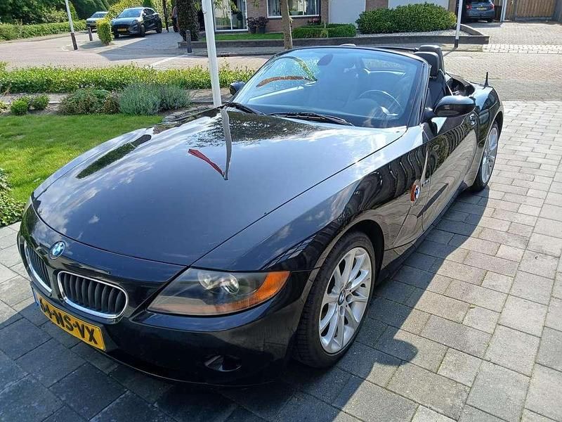 Zwart Gebruikt 2004 BMW Z4 Cabriolet | € 7.500 (Iets duurder) - Afbeelding 1/4