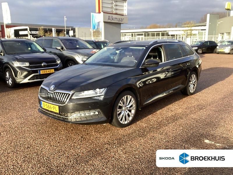 Zwart Occasion 2024 Skoda Superb Business Line Stationwagen | € 32.895 (Goede deal) - Afbeelding 1/4