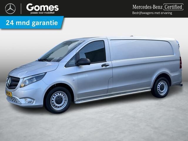 Zilver Gebruikt 2023 Mercedes Vito MPV | € 34.950 (Duur) - Afbeelding 1/4