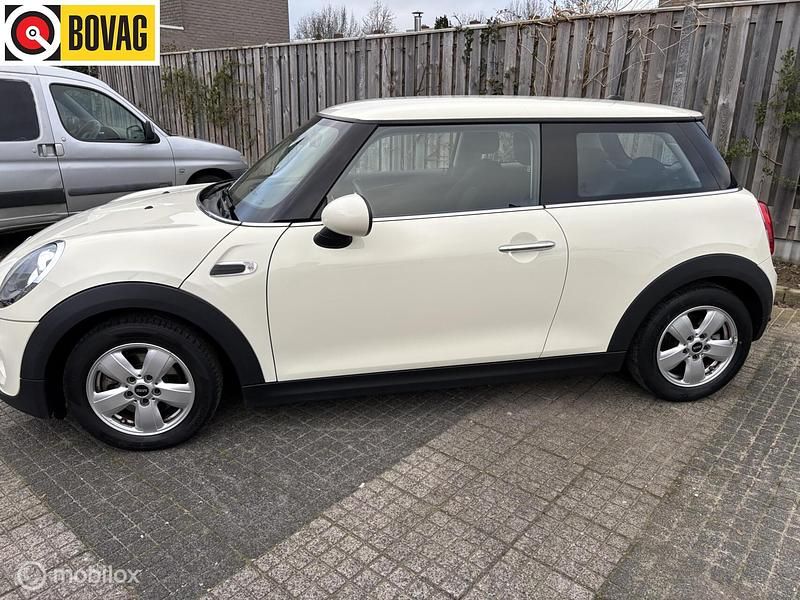 Occasion Mini Cooper Business 102 PK (75 kW) 2019 Wit Hatchback