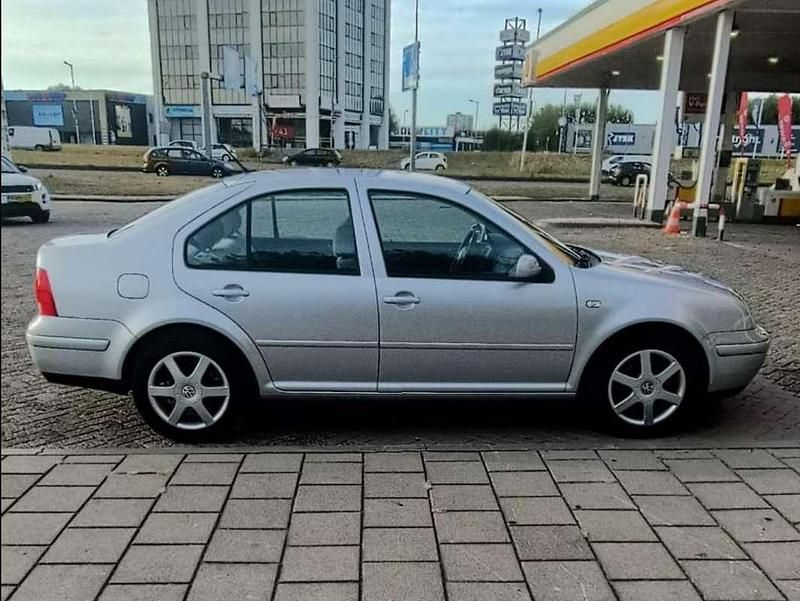 Occasion VW Bora Comfortline 116 PK (85 kW) 2003 Zilver Sedan