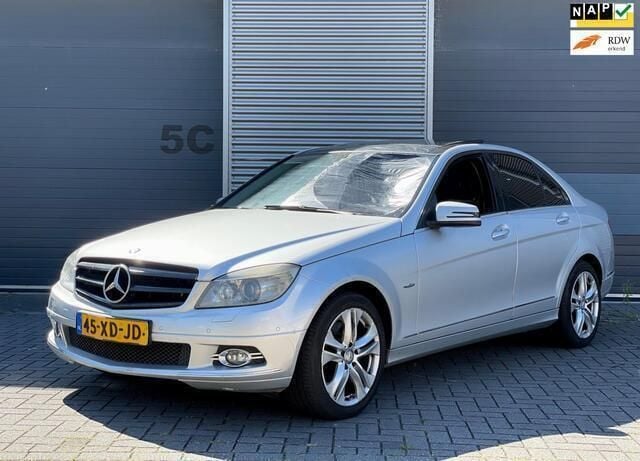 Grijs Gebruikt 2007 Mercedes C350 Avantgarde Sedan | € 4.750 - Afbeelding 1/4