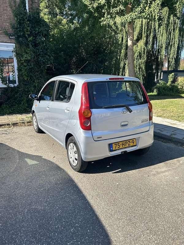 Grijs Gebruikt 2009 Daihatsu Cuore Hatchback | € 2.500 (Eerlijke prijs) - Afbeelding 1/4