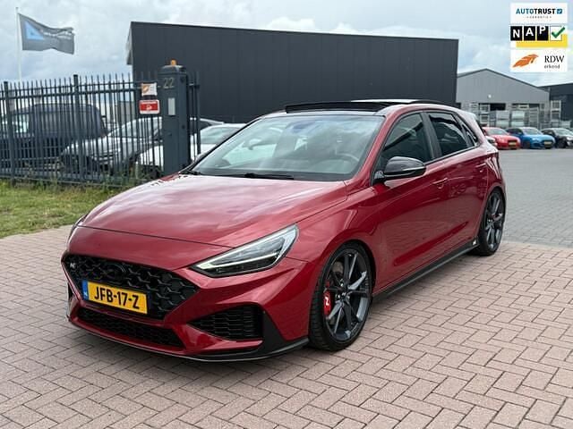 Rood, metallic lak Gebruikt 2021 Hyundai i30 N Performance Hatchback | € 34.950 (Eerlijke prijs) - Afbeelding 1/4
