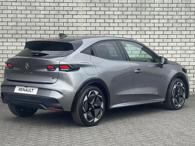 Nieuw Renault Clio V Techno 158 PK (116 kW) 2026 Grijs Hatchback