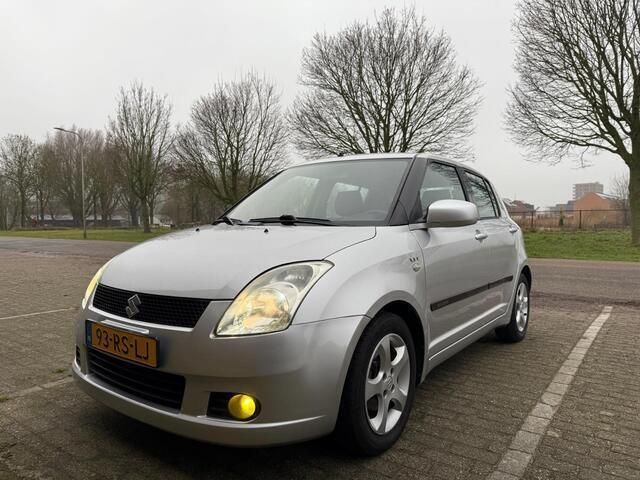 Grijs Gebruikt 2005 Suzuki Swift Exclusive Hatchback | € 1.250 (Eerlijke prijs) - Afbeelding 1/4