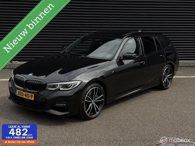 Zwart Gebruikt 2021 BMW 330 M Sport Stationwagen | € 34.400 (Iets duurder) - Afbeelding 1/4