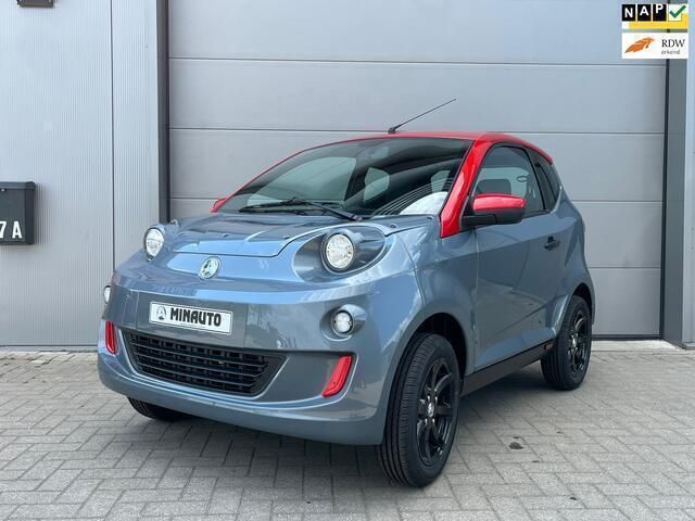 Grijs Nieuw 2025 Aixam Minauto | € 13.428 - Afbeelding 1/4