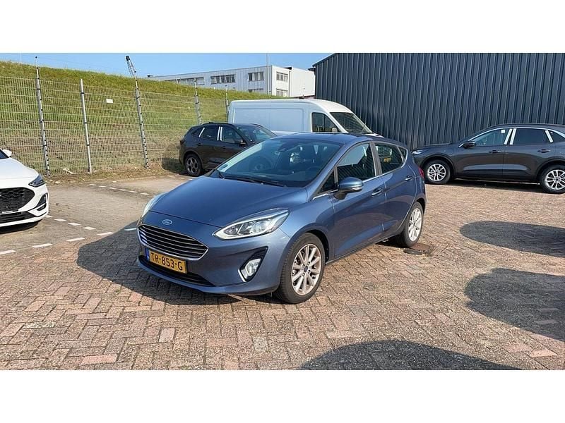 Blauw Gebruikt 2018 Ford Fiesta Titanium Hatchback | € 12.945 (Goede deal) - Afbeelding 1/3