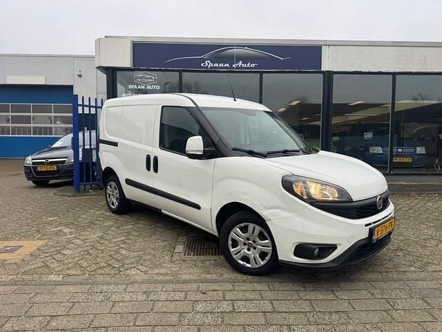 Wit Gebruikt 2018 Fiat Doblò MPV | € 4.000 (Super prijs) - Afbeelding 1/4