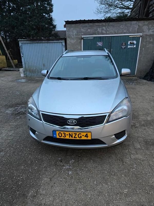 Occasion 2011 Kia Ceed Hatchback | € 1.695 (Super prijs) - Afbeelding 1/4