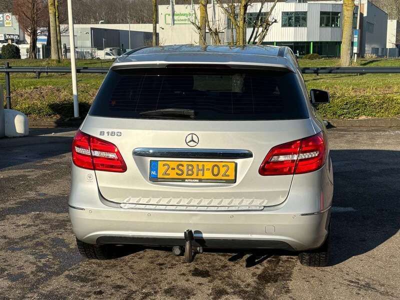 Zilver Gebruikt 2013 Mercedes B180 Ambition MPV | € 8.500 (Eerlijke prijs) - Afbeelding 1/4