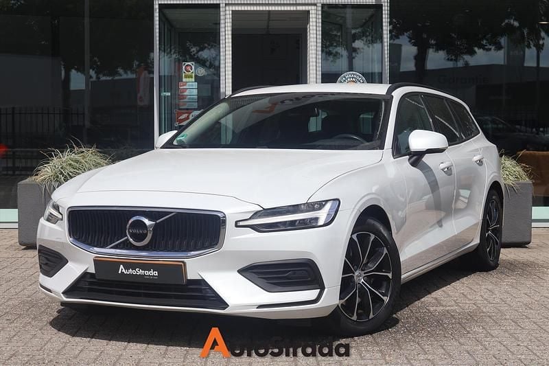 Wit Gebruikt 2021 Volvo V60 Momentum Stationwagen | € 24.900 (Super prijs) - Afbeelding 1/4