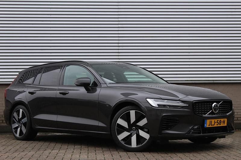 Occasion Volvo V60 Plus 2025 Grijs (metallic) Stationwagen