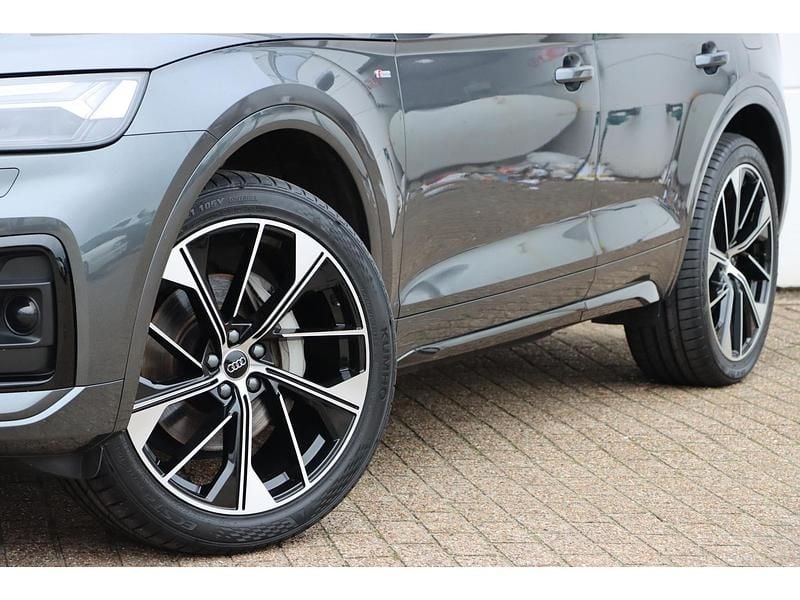 Occasion Audi Q5 Competition 300 PK (220 kW) 2024 Grijs SUV