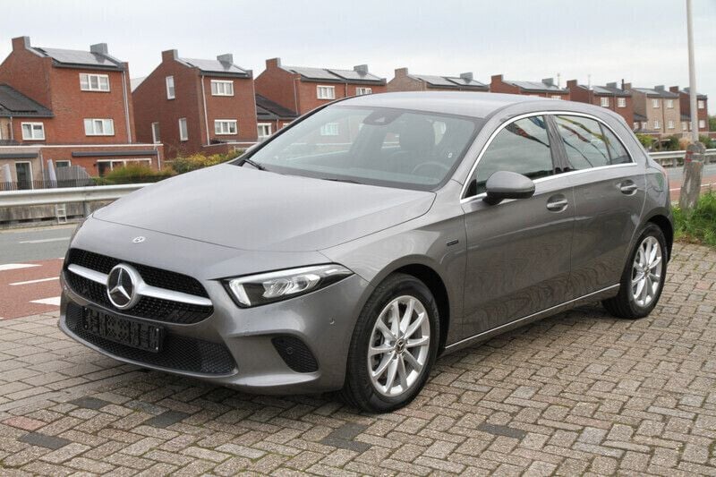 Grijs Gebruikt 2020 Mercedes A250 Hatchback | € 24.950 (Super prijs) - Afbeelding 1/4