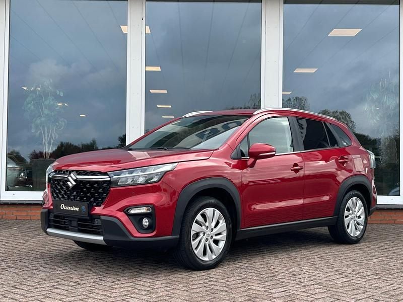 Rood Gebruikt 2022 Suzuki SX4 S-Cross SUV | € 22.850 (Eerlijke prijs) - Afbeelding 1/4