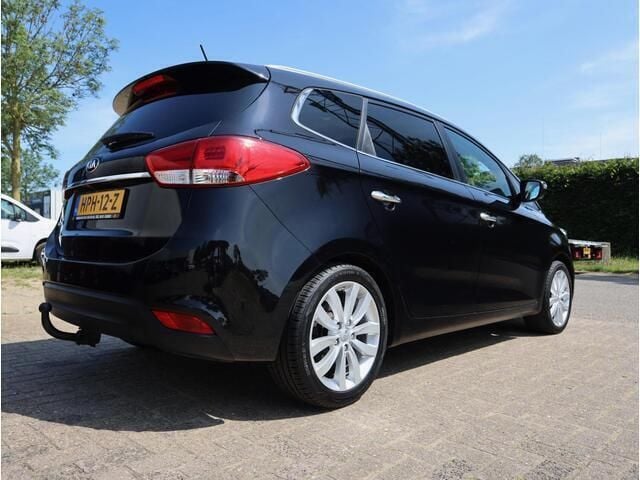 Zwart Gebruikt 2015 Kia Carens Comfort MPV | € 11.950 (Goede deal) - Afbeelding 1/4