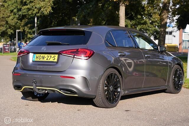 Occasion Mercedes A250 Premium Plus 225 PK (165 kW) 2018 Grijs Hatchback