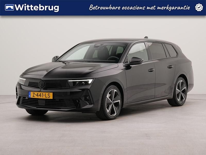 Zwart Gebruikt 2024 Opel Astra Stationwagen | € 25.925 (Goede deal) - Afbeelding 1/3