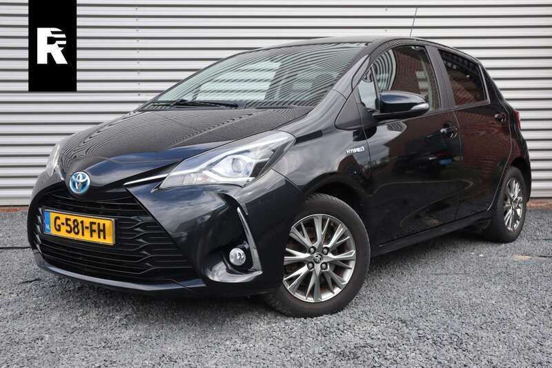 Zwart Gebruikt 2019 Toyota Yaris Hatchback | € 15.440 (Eerlijke prijs) - Afbeelding 1/3