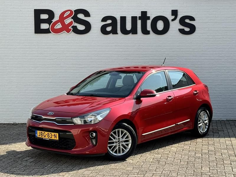Rood Gebruikt 2019 Kia Rio Comfort Hatchback | € 14.700 (Eerlijke prijs) - Afbeelding 1/4