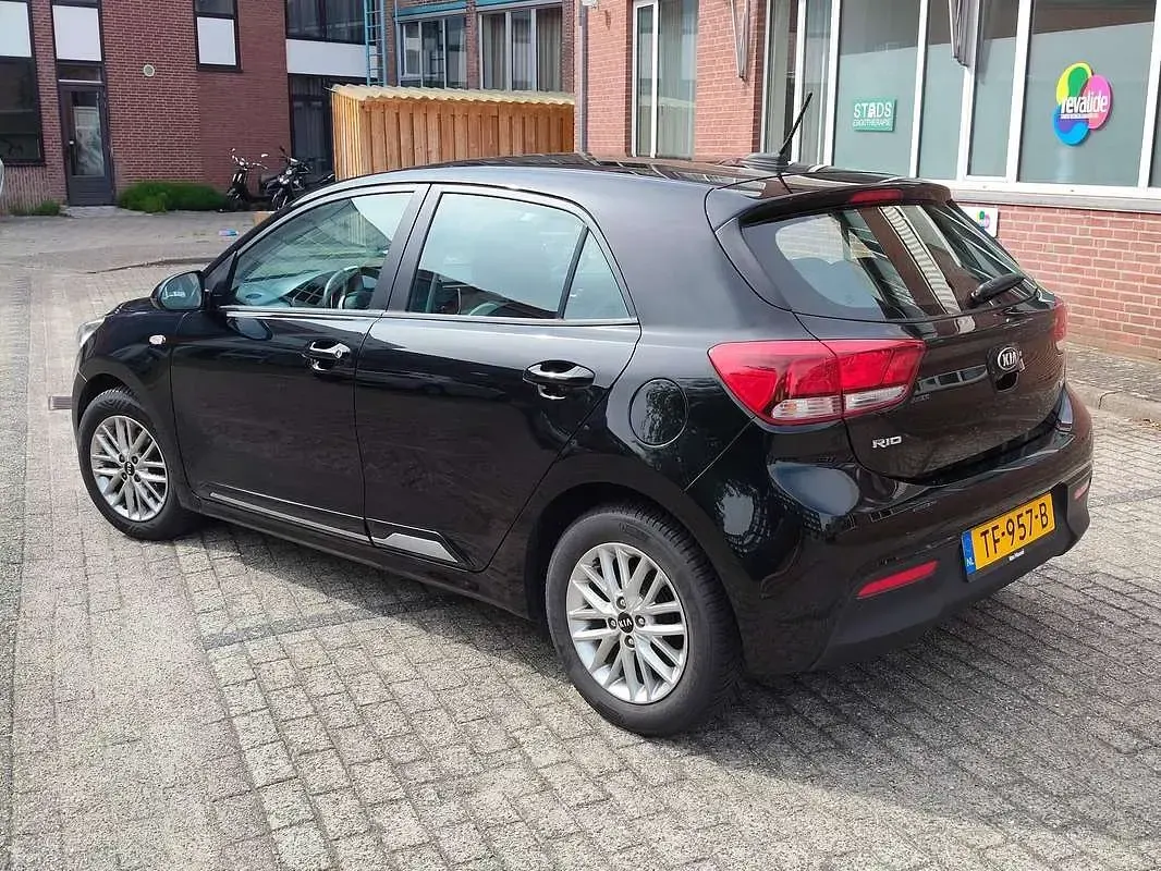 Occasion Kia Rio 99 PK (2018) in EINDHOVEN - € 10.500 | AutoUncle