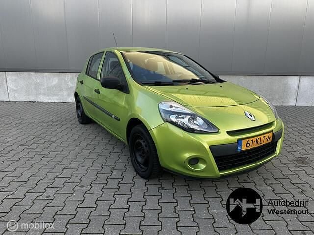 Groen Occasion 2010 Renault Clio II Hatchback | € 2.295 (Eerlijke prijs) - Afbeelding 1/4