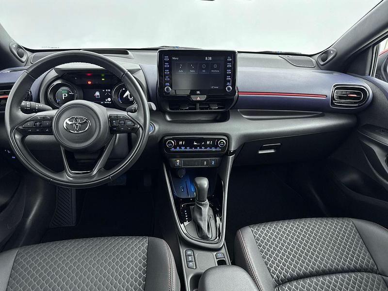 Occasion Toyota Yaris Hybrid Executive 2026 Blauw Hatchback