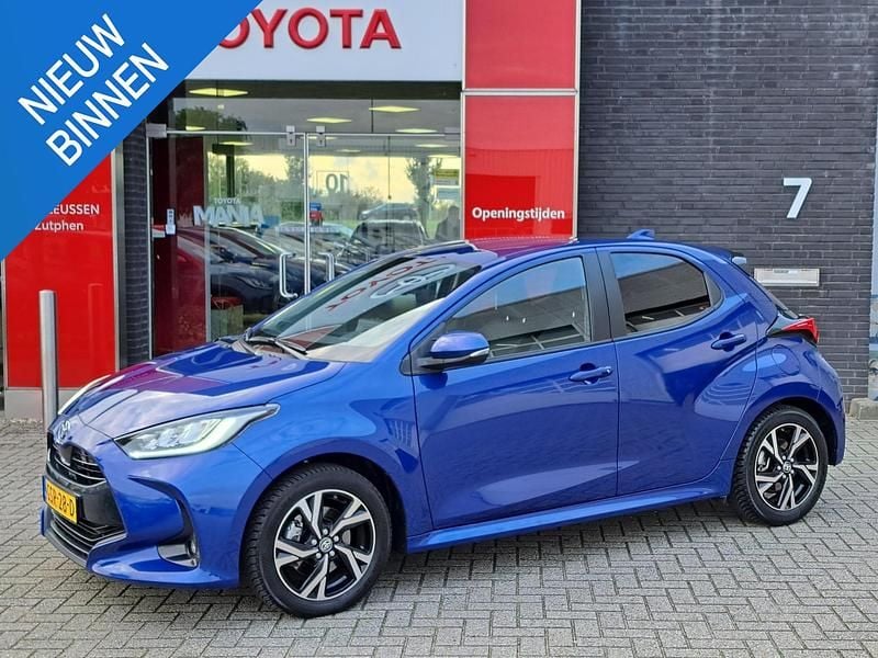 Blauw Gebruikt 2024 Toyota Yaris Hybrid Edition Hatchback | € 23.640 (Goede deal) - Afbeelding 1/4