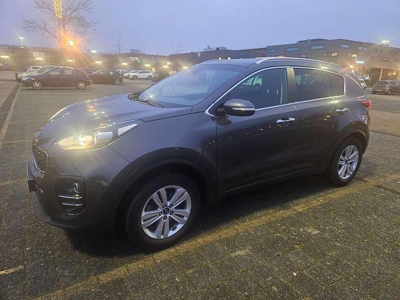 Grijs Gebruikt 2017 Kia Sportage SUV | € 15.000 (Goede deal) - Afbeelding 1/4