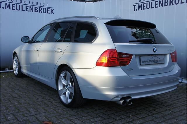 Occasion BMW 330 272 PK (200 kW) 2010 Grijs (metallic) Stationwagen