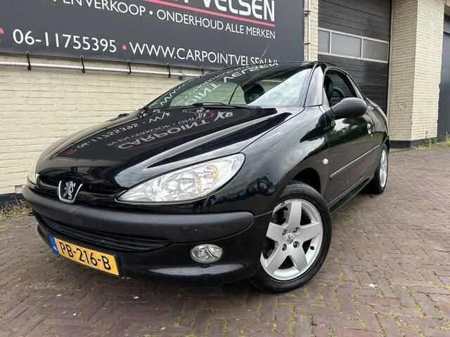 Zwart Gebruikt 2002 Peugeot 206 Cabriolet | € 1.249 (Eerlijke prijs) - Afbeelding 1/4