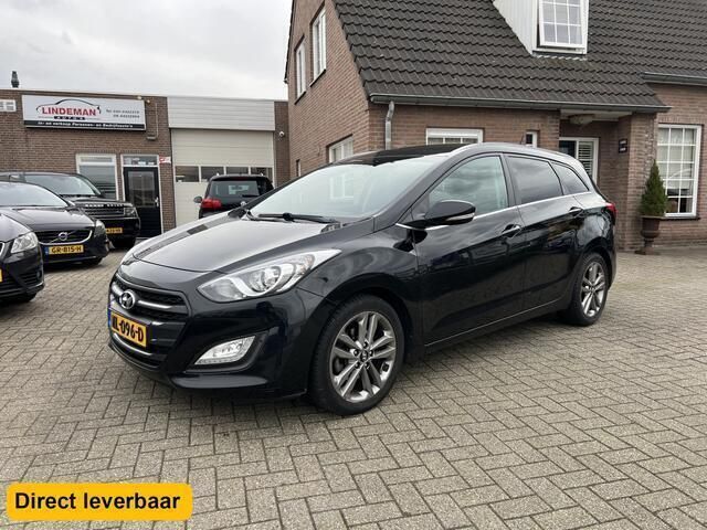 Zwart Gebruikt 2017 Hyundai i30 Edition Stationwagen | € 7.450 - Afbeelding 1/4