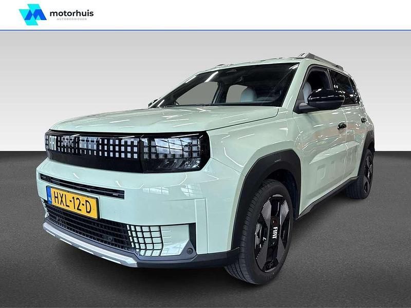 Groen Occasion 2025 Fiat Grande Panda La Prima Hatchback | € 23.945 (Eerlijke prijs) - Afbeelding 1/4