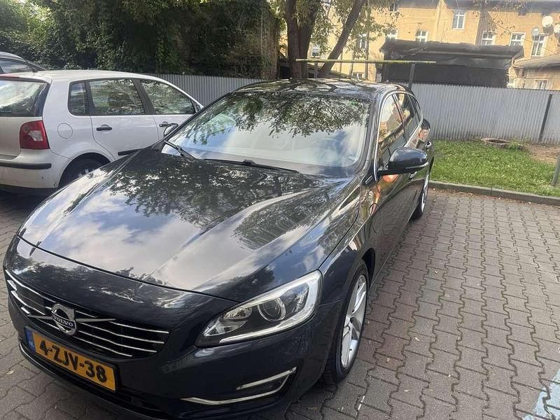 Occasion 2015 Volvo V60 Summum Stationwagen | € 12.500 (Duur) - Afbeelding 1/4