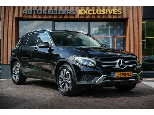 Zwart Gebruikt 2018 Mercedes GLC220 Premium Plus SUV | € 27.900 (Eerlijke prijs) - Afbeelding 1/4