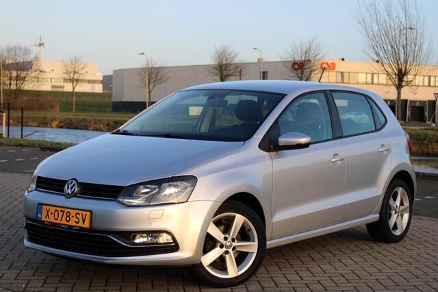 Grijs Gebruikt 2014 VW Polo Highline Hatchback | € 8.950 (Eerlijke prijs) - Afbeelding 1/4