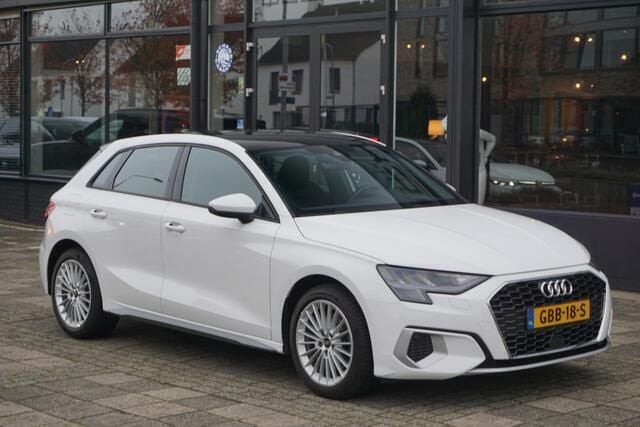 Wit Gebruikt 2021 Audi A3 Sportback Proline Hatchback | € 26.980 (Goede deal) - Afbeelding 1/4