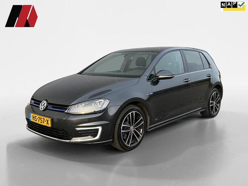 Zwart Gebruikt 2015 VW Golf VII GTE Hatchback | € 9.995 (Super prijs) - Afbeelding 1/4