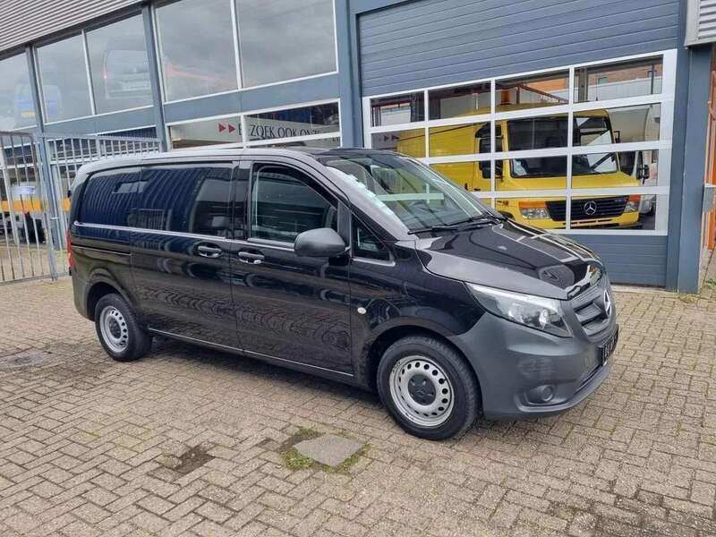 Zwart Gebruikt 2017 Mercedes Vito MPV | € 11.950 (Eerlijke prijs) - Afbeelding 1/4