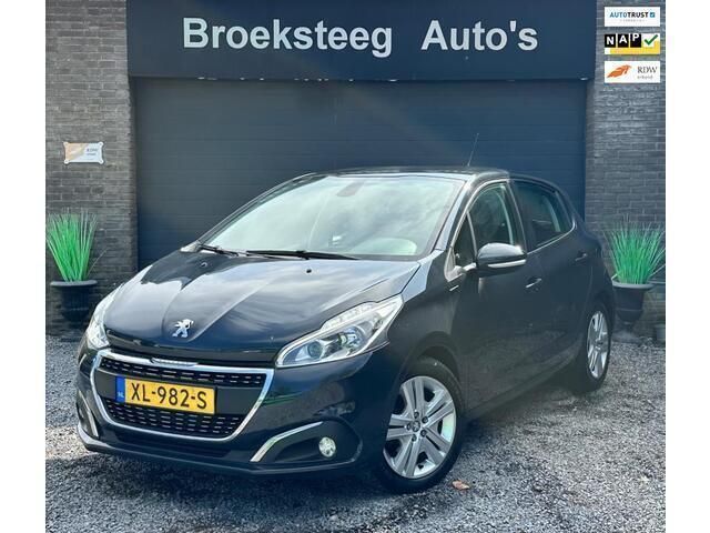 Grijs Gebruikt 2019 Peugeot 208 Signature Sky Hatchback | € 9.750 (Eerlijke prijs) - Afbeelding 1/4