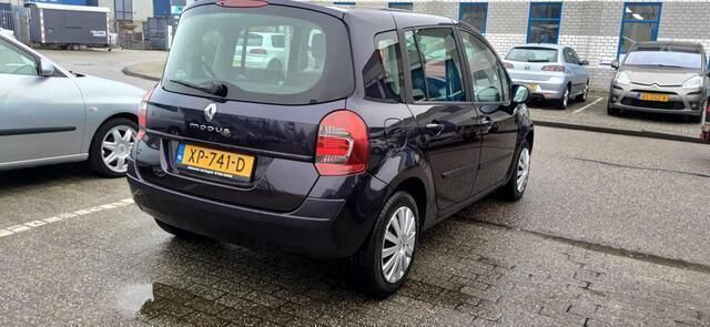 Occasion Renault Grand Modus Expression 101 PK (74 kW) 2010 Paars, metallic lak MPV