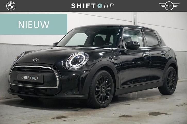 Zwart Gebruikt 2022 Mini Cooper Hatchback | € 23.940 (Eerlijke prijs) - Afbeelding 1/1