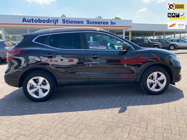 Paars Gebruikt 2017 Nissan Qashqai SUV | € 19.950 - Afbeelding 1/4