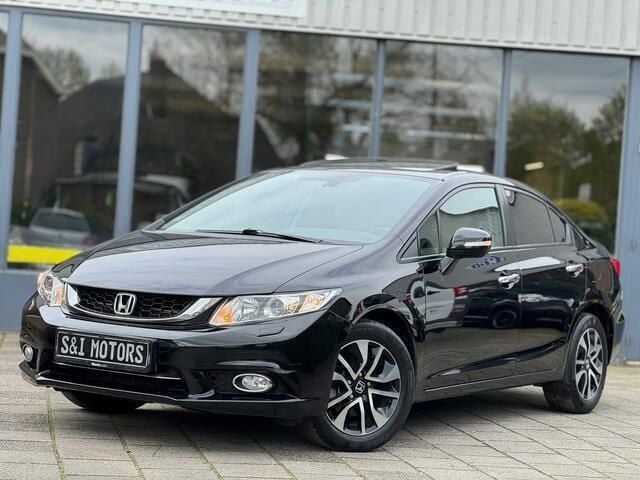 Zwart Occasion 2015 Honda Civic Elegance Sedan | € 14.999 (Eerlijke prijs) - Afbeelding 1/4