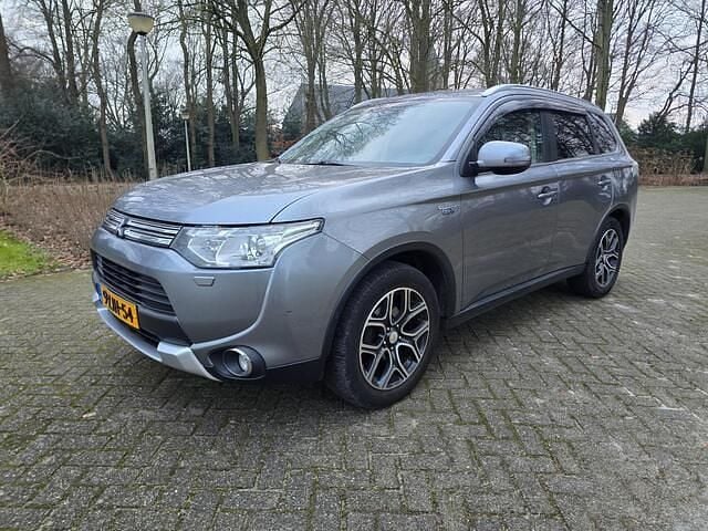 Grijs Occasion 2014 Mitsubishi Outlander Edition SUV | € 7.749 (Super prijs) - Afbeelding 1/4