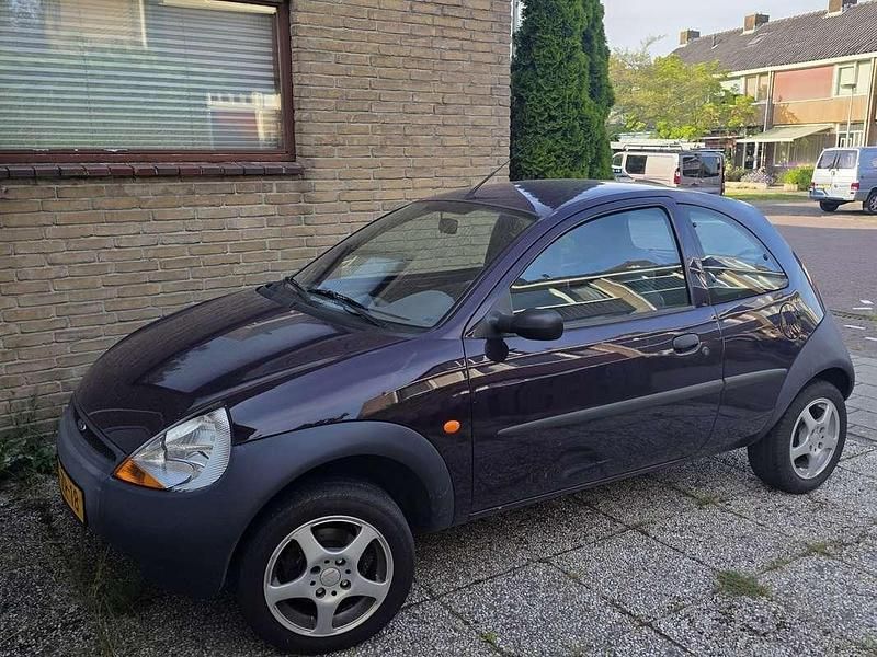 Paars Gebruikt 2001 Ford Ka Hatchback | € 1.200 (Eerlijke prijs) - Afbeelding 1/4